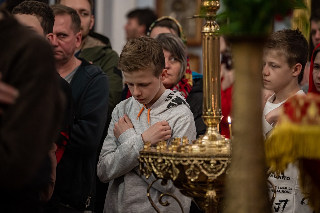 Прихожане Казанского собора в Алматы, фото АПН
