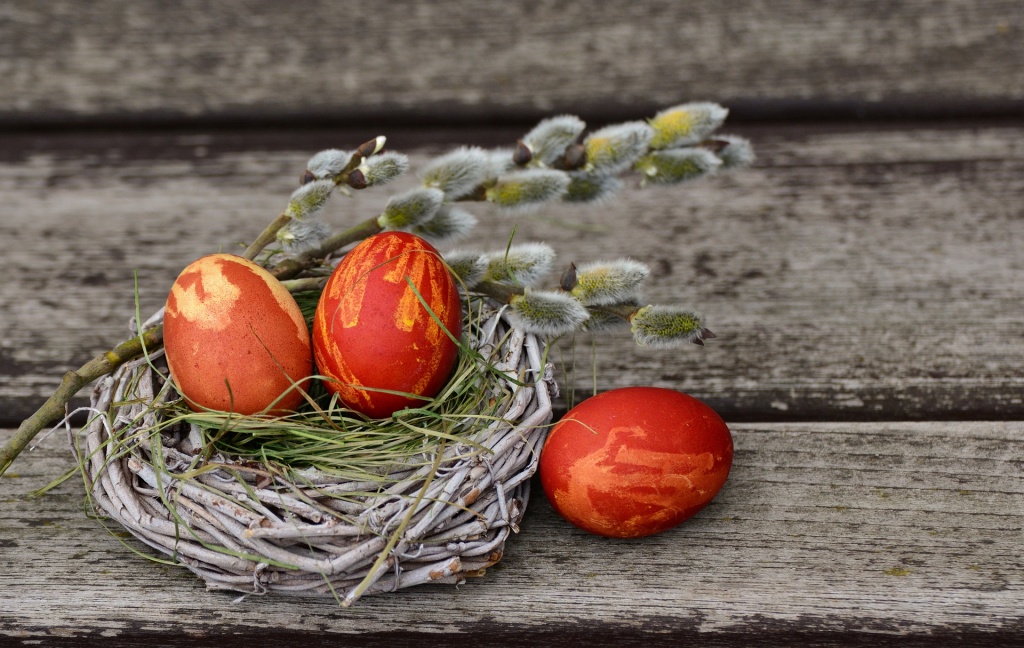 покраска яиц в луковой шелухе, pixabay.com