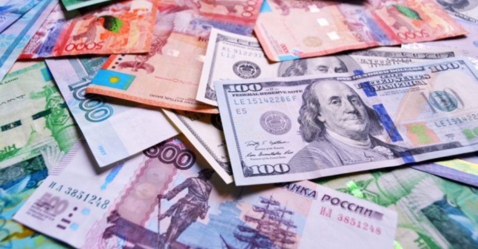 Тенге укрепляется, рубль продаётся, доллар покупается