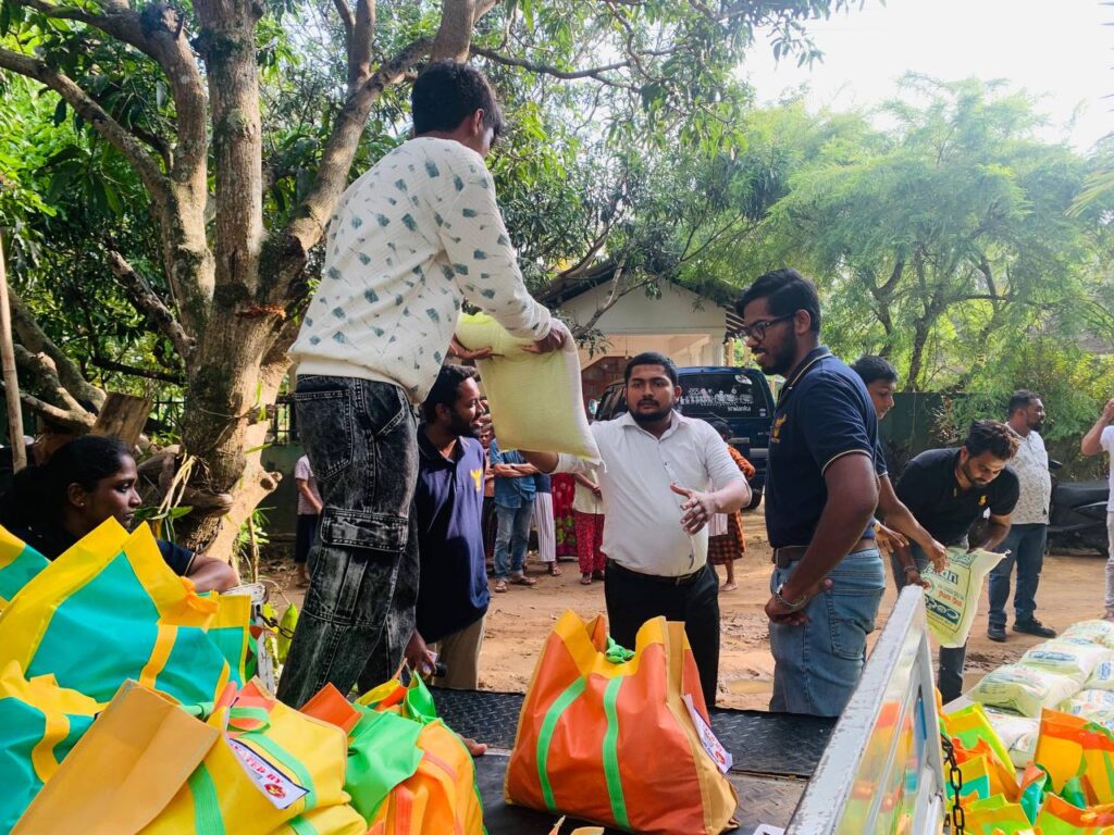 Православная община помогает пострадавшим от шторма на Шри-Ланке 