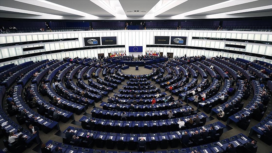 Европарламент принял резолюцию о защите христиан в Сирии Европарламент принял резолюцию о защите христиан в Сирии
