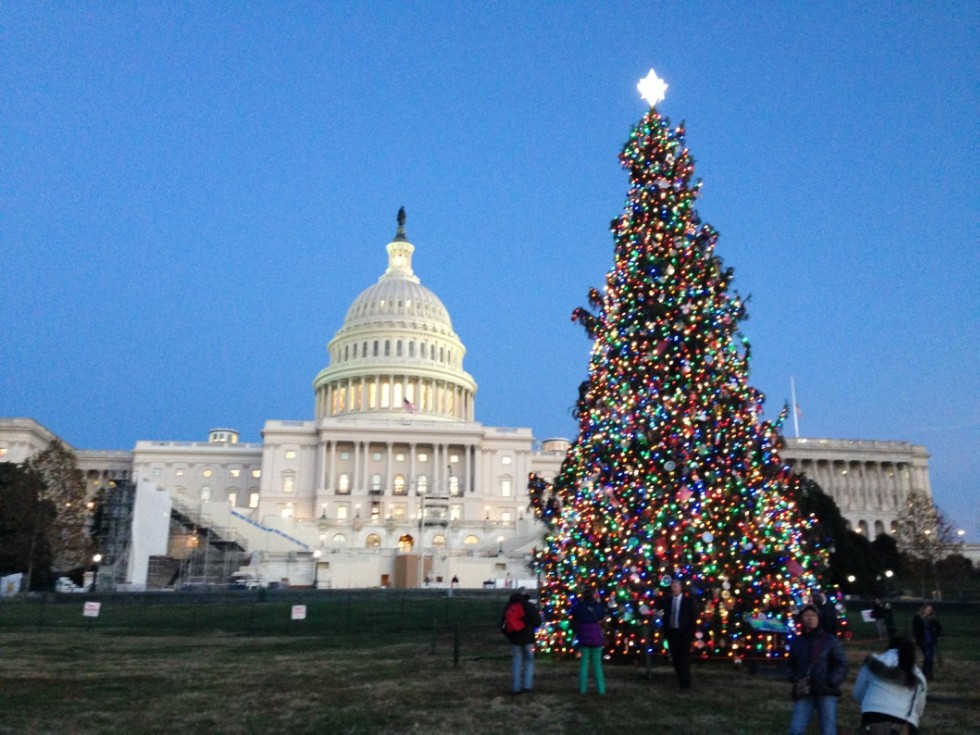 Часть христианского мира празднует Рождество Христово 