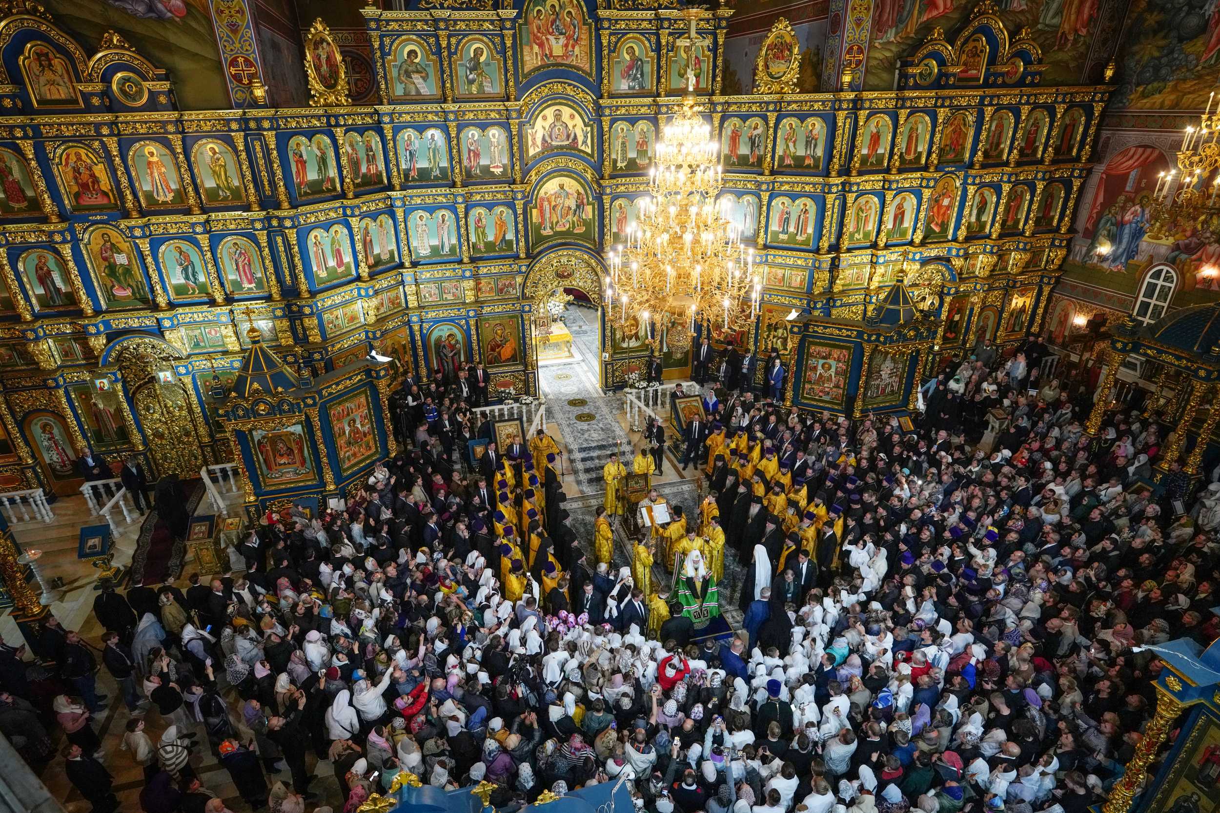 Тысячи верующих собрались на Патриаршей службе в Астане Тысячи верующих собрались на Патриаршей службе в Астане