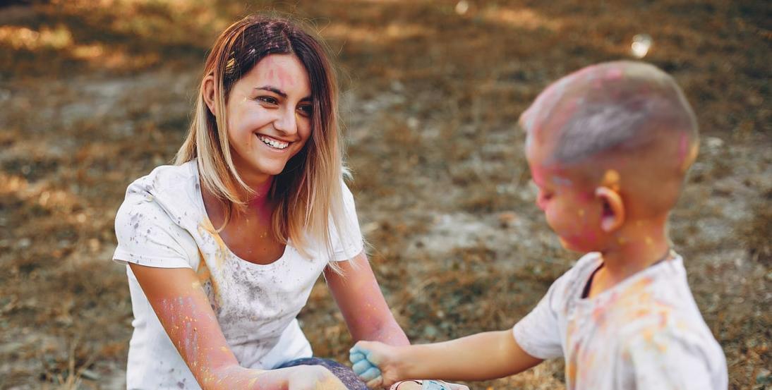 «Пусть съедят весь шоколад при мне»: как не навредить детям из детдомов своей помощью