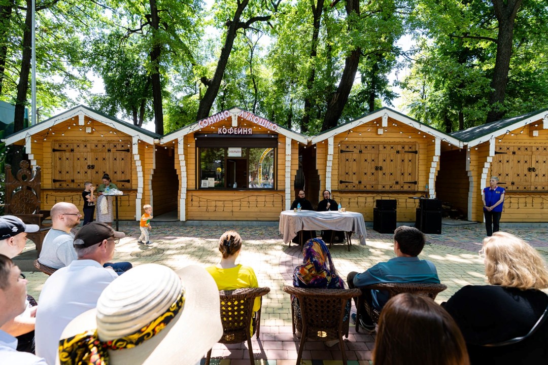 Сомнения в вере, молитвы, загробный мир: священники ответили на вопросы алматинцев