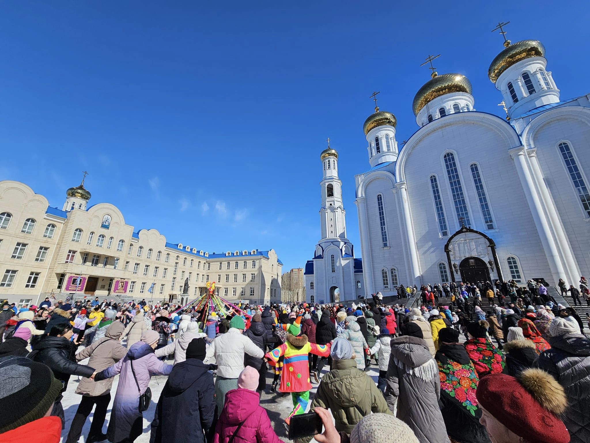 Ели блины, водили хороводы - как отпраздновали Масленицу в Астане