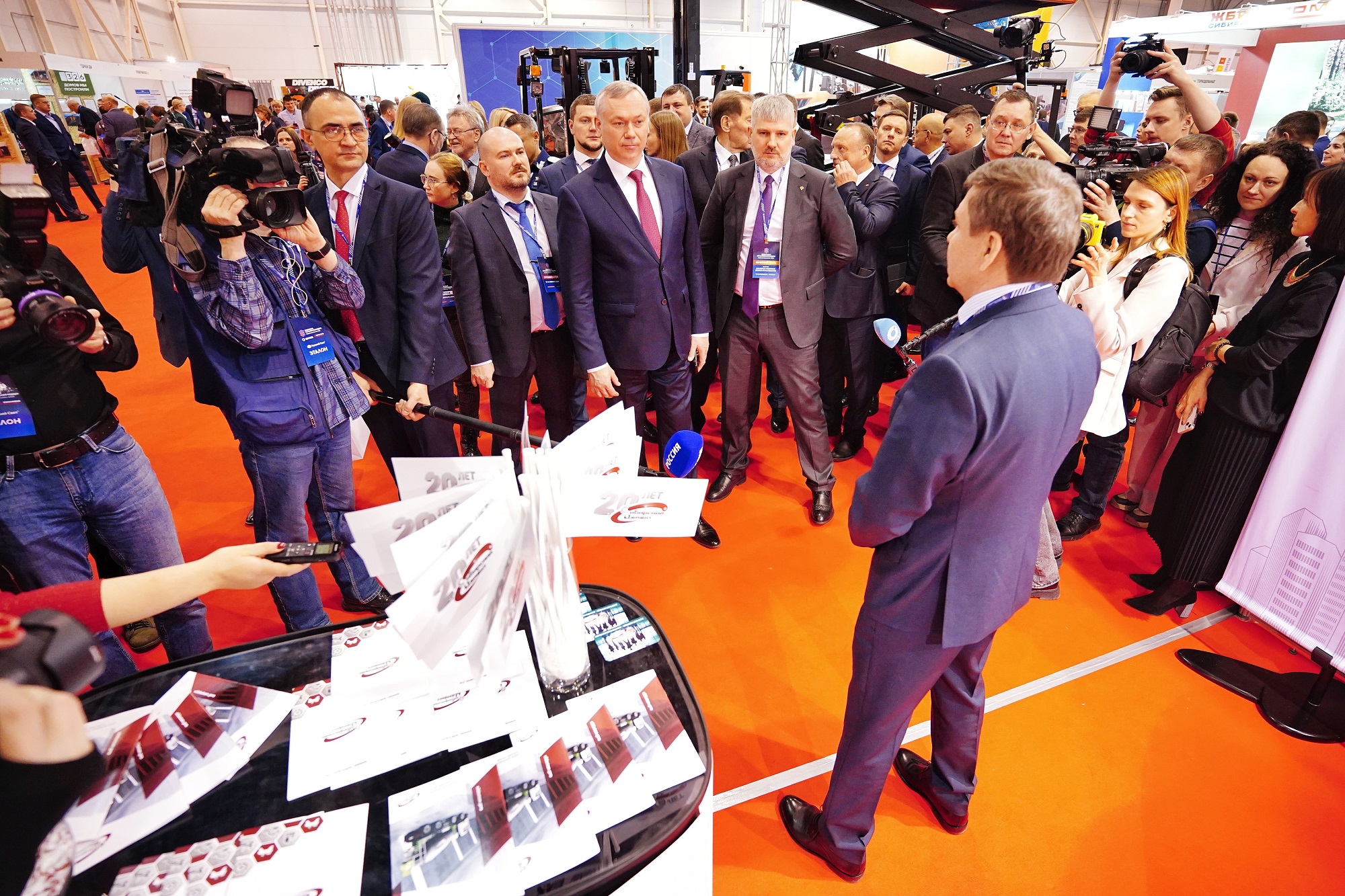 Казахстанцы принимают участие в международной строительной выставке