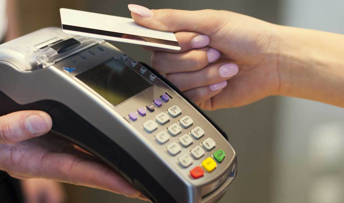 Могут ли продавцы в Казахстане требовать оплату только наличными 