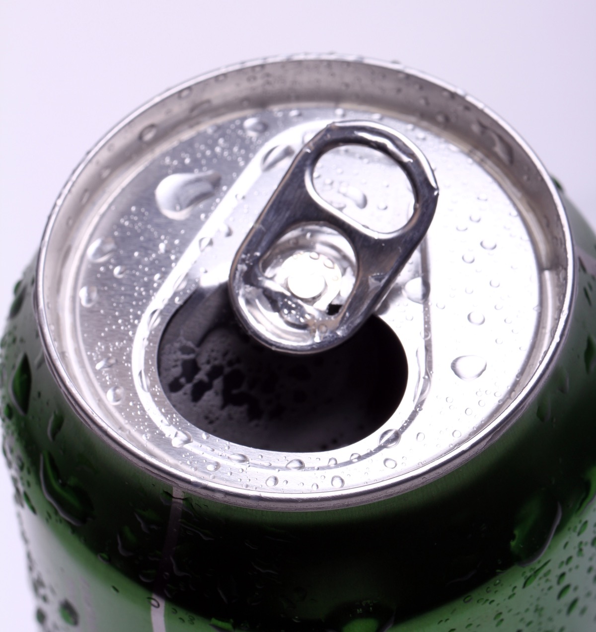 В Казахстане запретили продажу энергетиков лицам младше 21 года