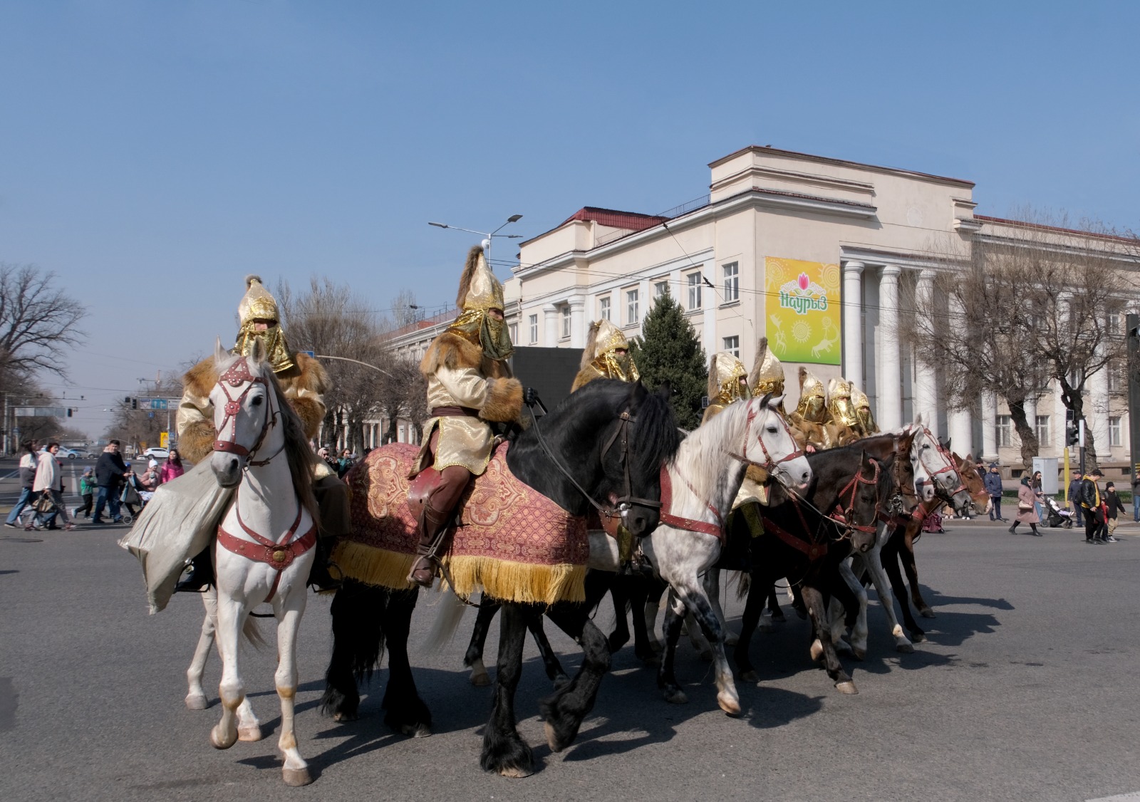 По улицам Алматы пройдет праздничный караван По улицам Алматы пройдет праздничный караван