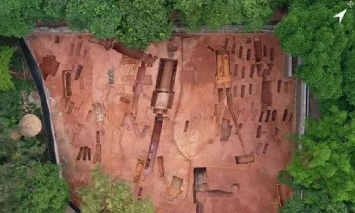 В Китае обнаружен некрополь с 2000-летней историей В Китае обнаружен некрополь с 2000-летней историей