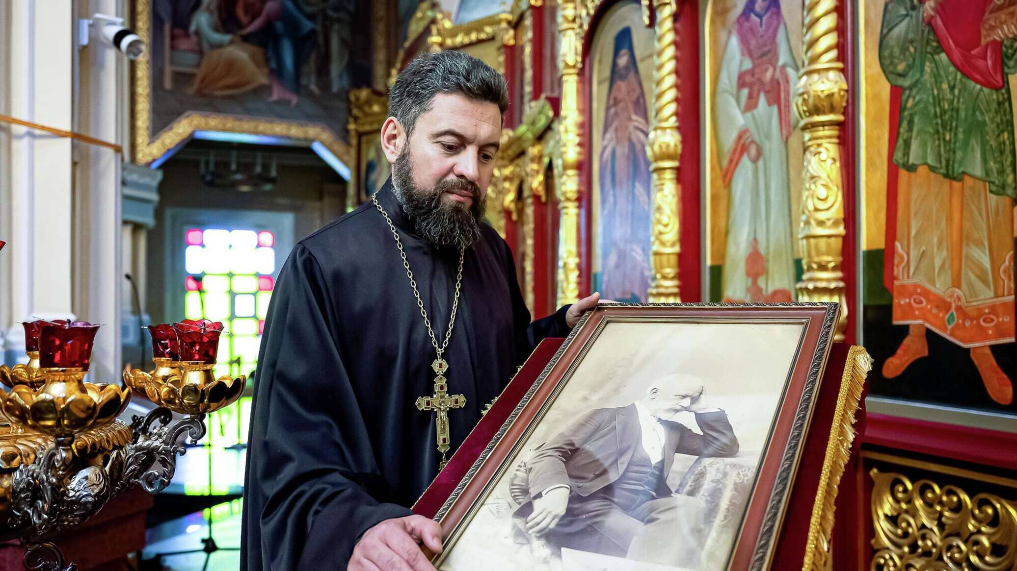 Ключарь собора. Хор вознесенского собора алматы. главный православный храм в алматы. реставрация храма 16 декабря 2025.