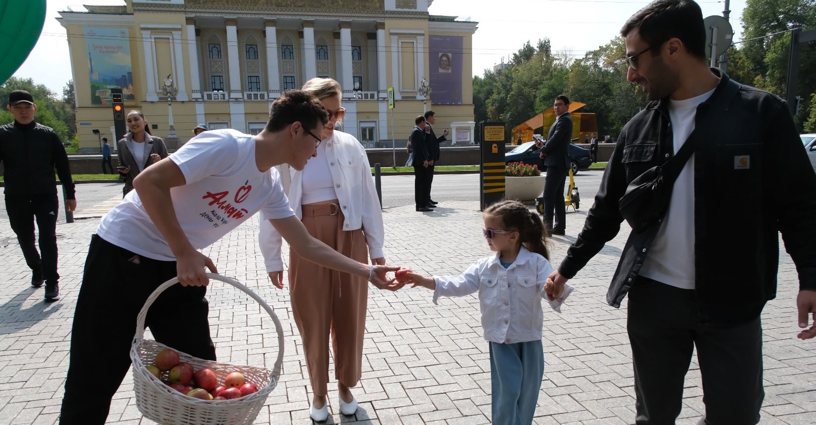 Алматы: все грани любви. Как отмечают День города