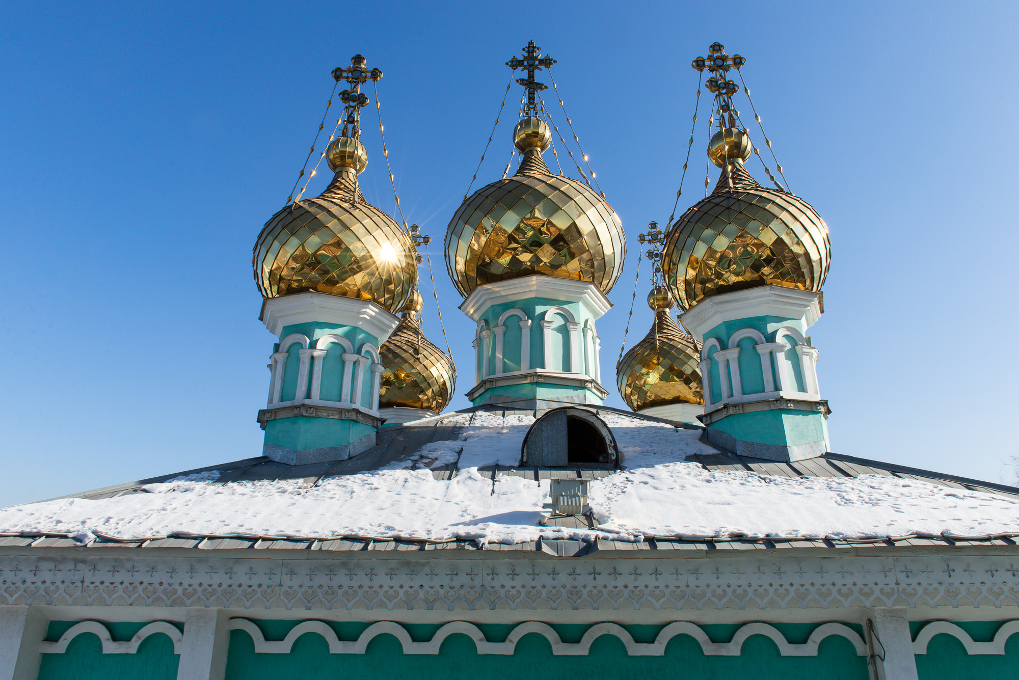 50 лет служения отца Валерия: фильм о настоятеле Никольского собора покажут в Алматы