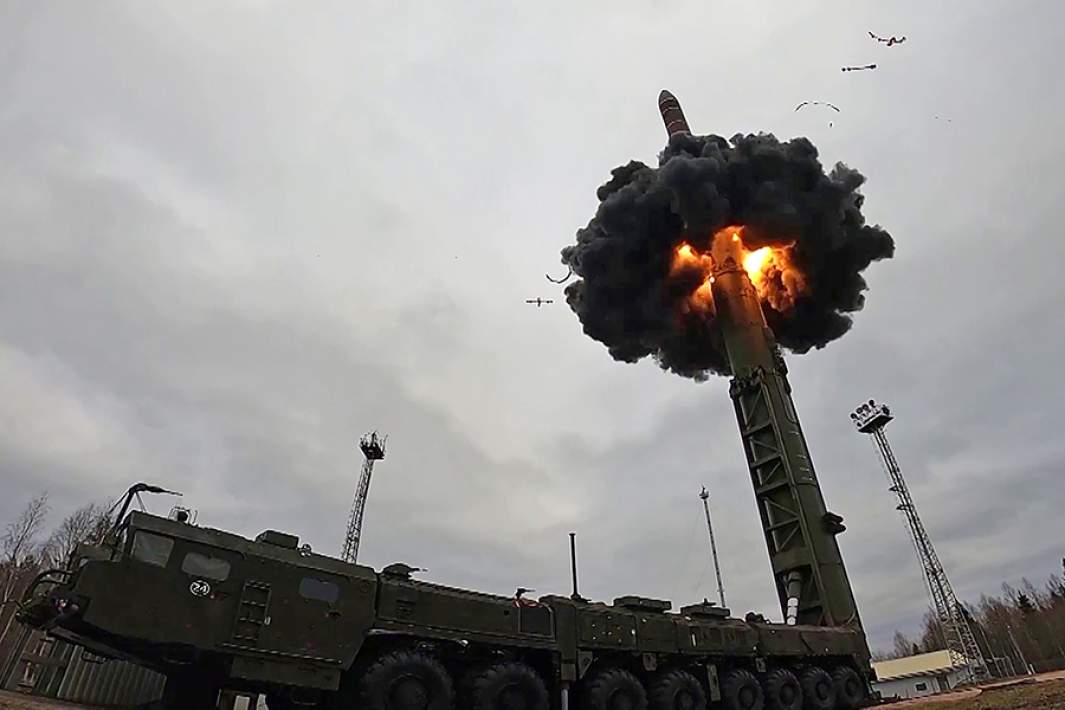 Названо количество ядерных боеголовок у России, США и других стран 