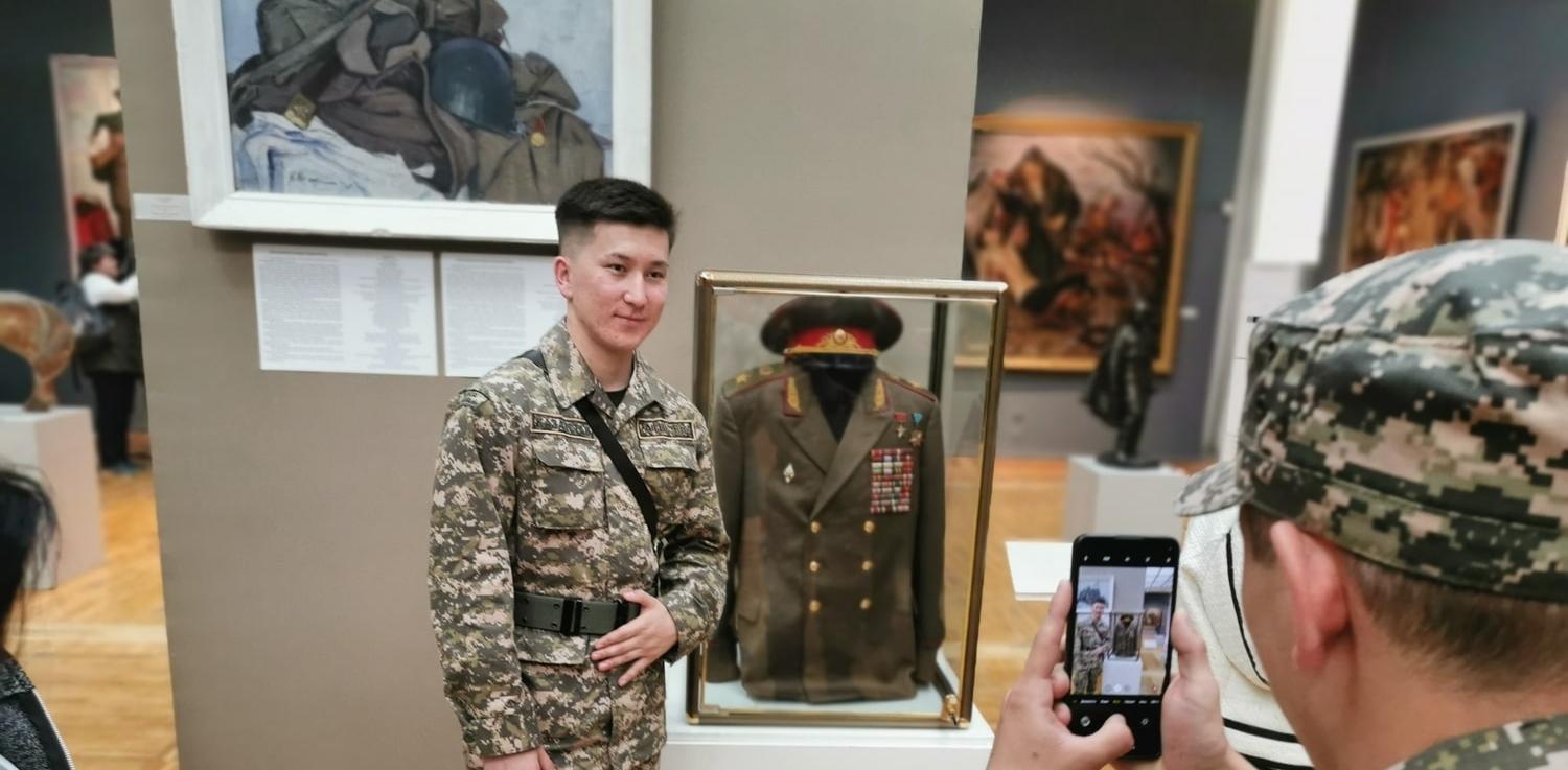 Победа, запечатленная в картинах и скульптурах: выставка в музее Кастеева Победа, запечатленная в картинах и скульптурах: выставка в музее Кастеева