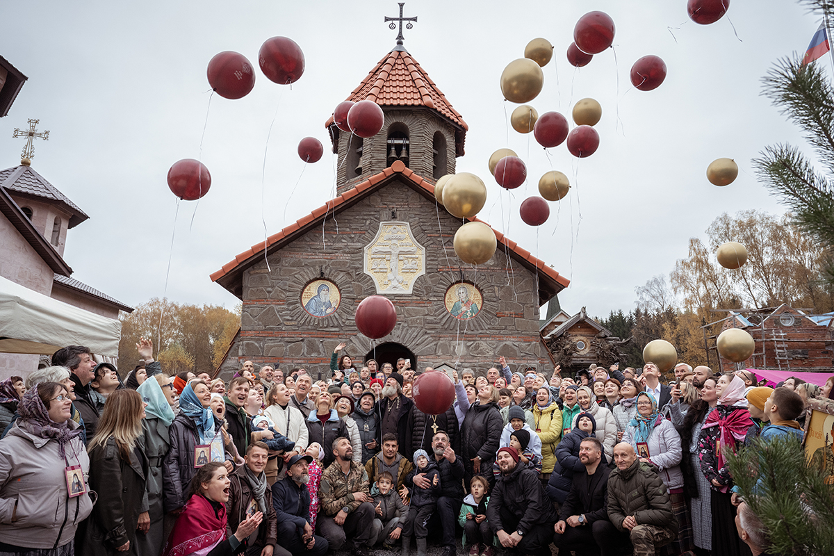 В деревне Федора Конюхова освятили храм в честь грузинского святого В деревне Федора Конюхова освятили храм в честь грузинского святого