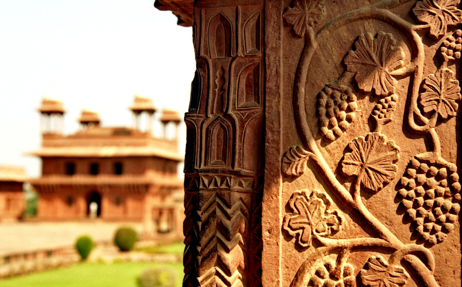 Неудачи великого Акбара: новая религия и новая столица 