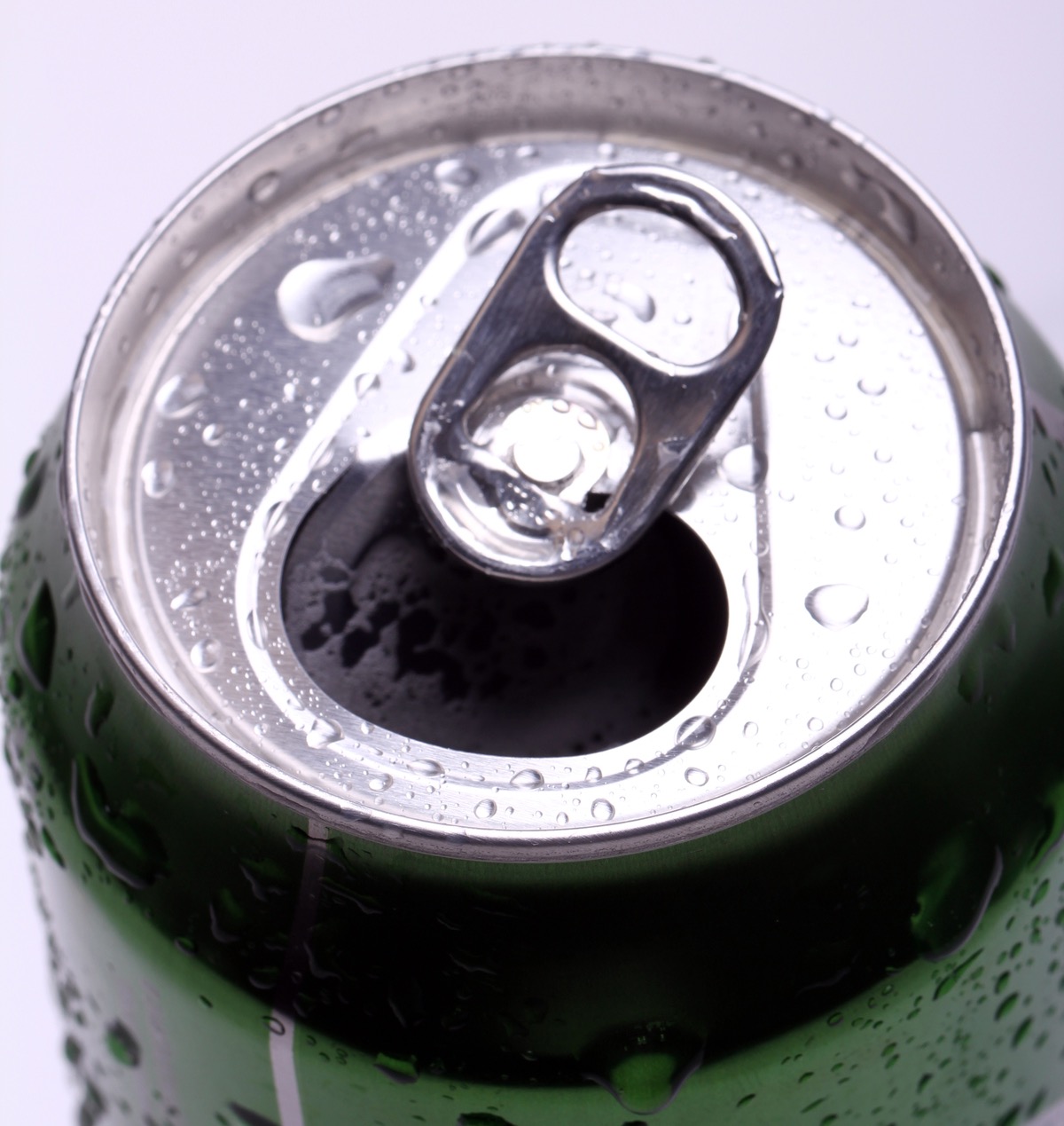 В Казахстане запретили продажу энергетиков лицам младше 21 года