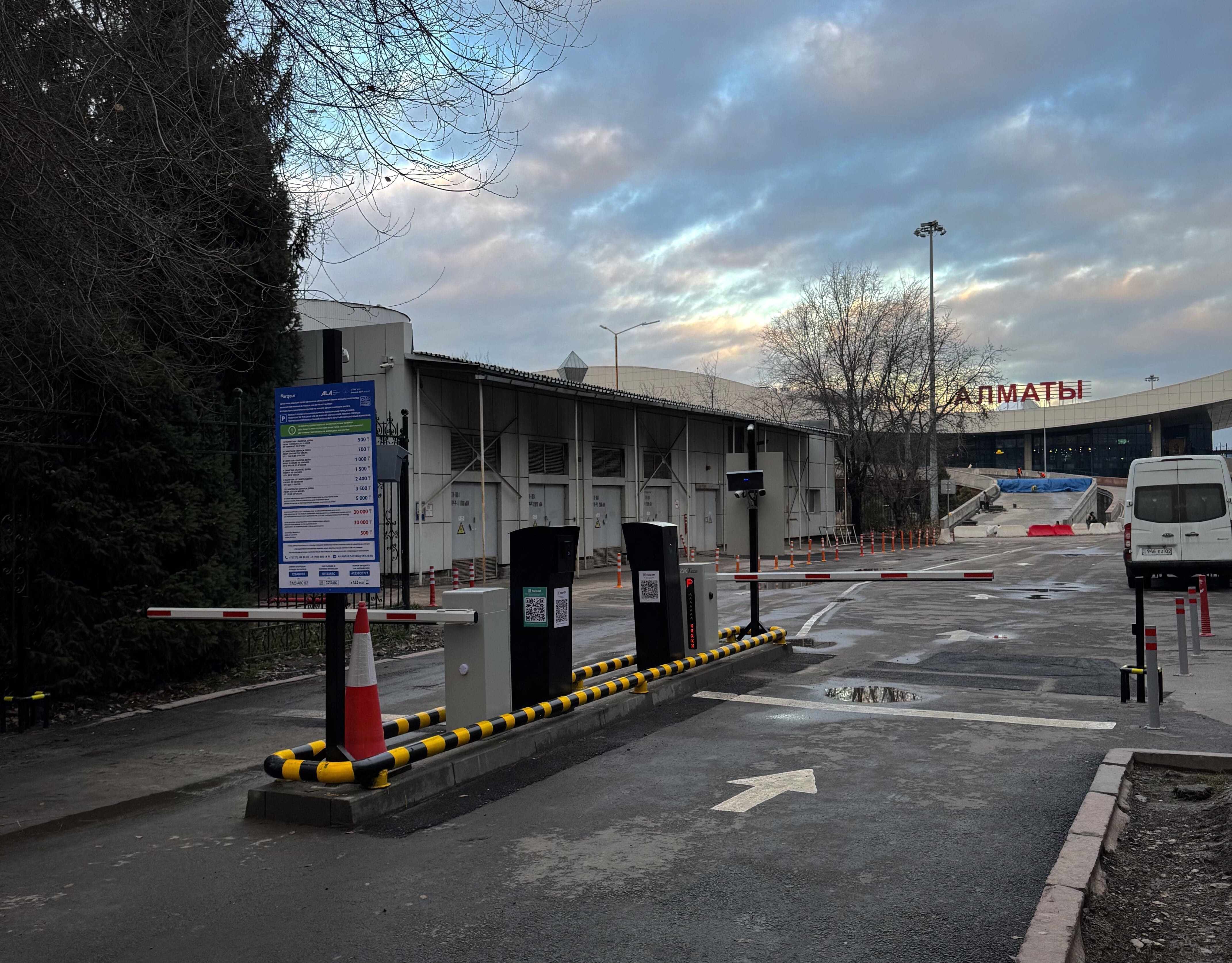 В аэропорту Алматы открылся второй заезд