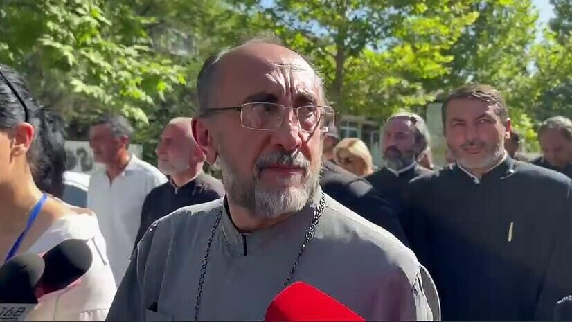 В Армении арестовали еще одного церковного иерарха В Армении арестовали еще одного церковного иерарха