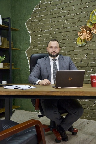 Адвокат Николай Харченко уменьш.jpg