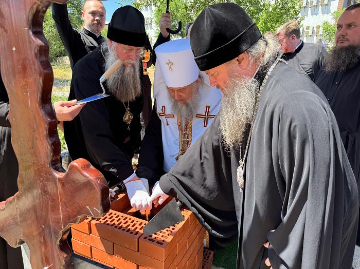 В шымкентской Лисьей балке заложен мемориальный храм В шымкентской Лисьей балке заложен мемориальный храм