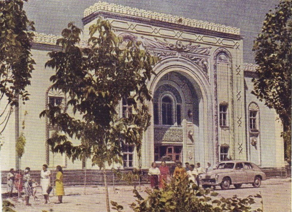 Алма-атинский Табаксовзоз. Изображение на открытке. Алма-атинский Табаксовзоз. Изображение на открытке.