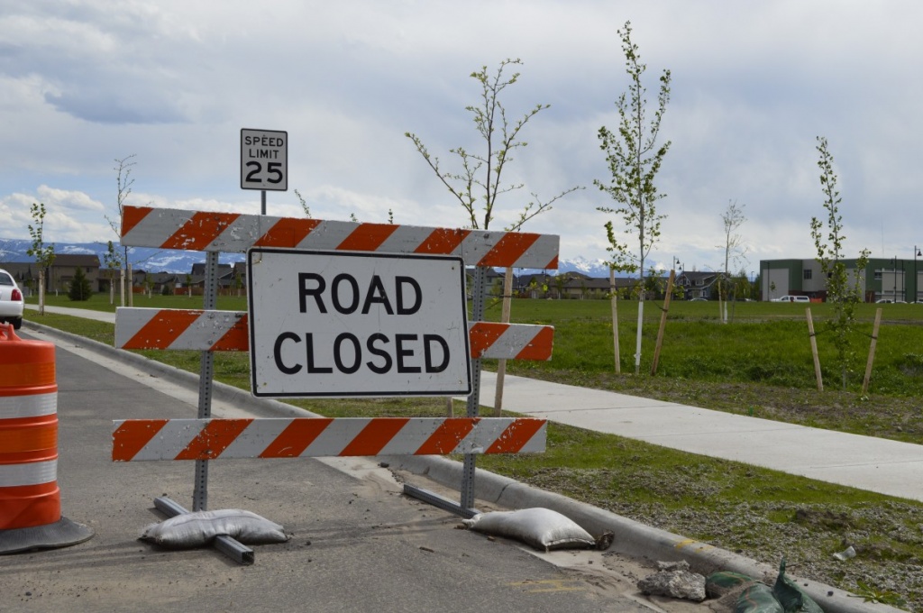 road_closed_sidewalk_closed_construction_urban_traffic_transportation_detour_safety-488175.jpg!d.jpeg