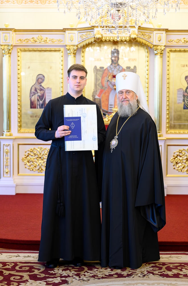 выпускник семинарии Александр Гончаров, фото АПН