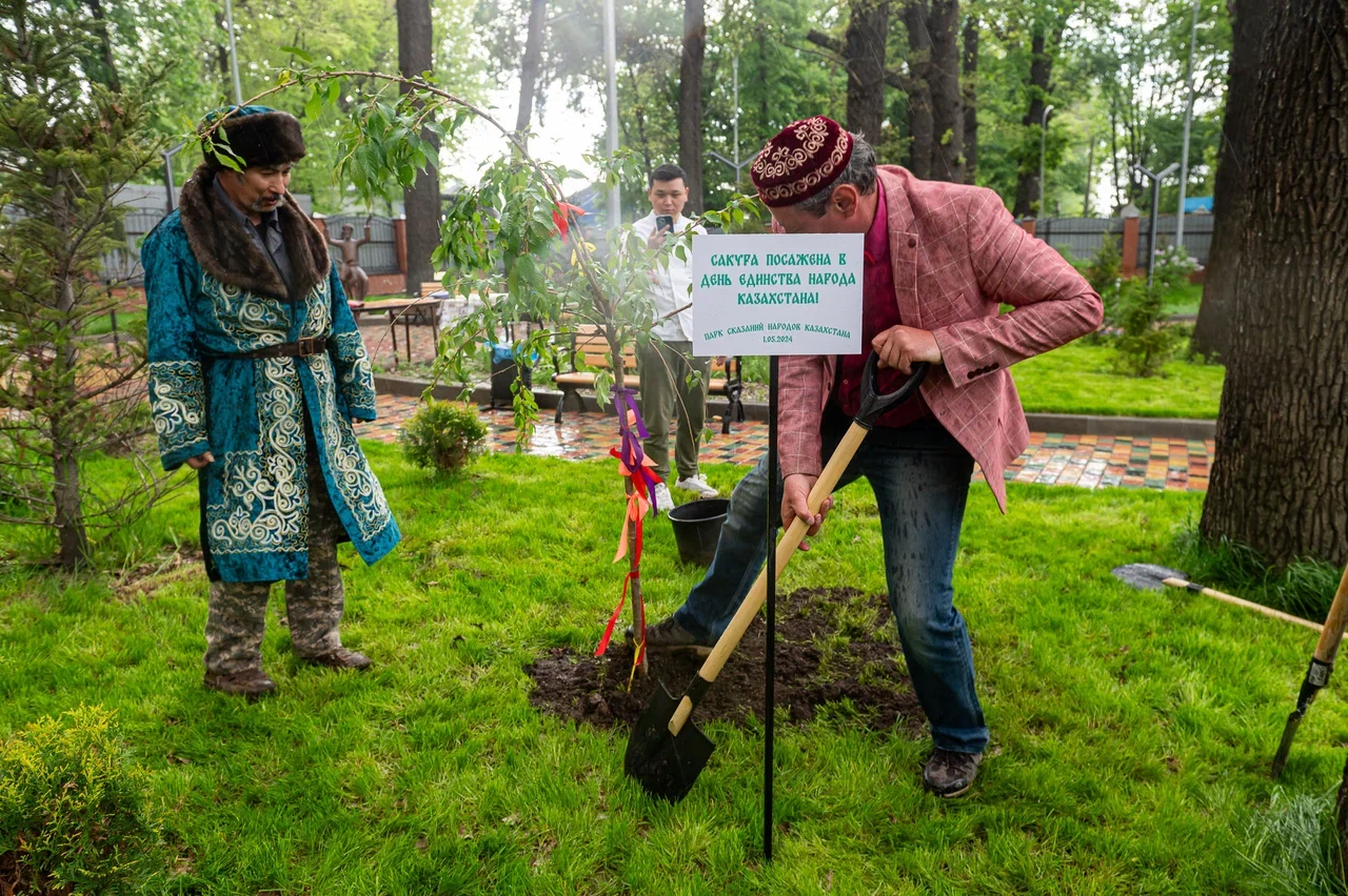 Как отмечали День единства в Парке сказаний народов Казахстана | Агентство  профессиональных новостей - AIPN.KZ | Агентство профессиональных новостей  (АПН)