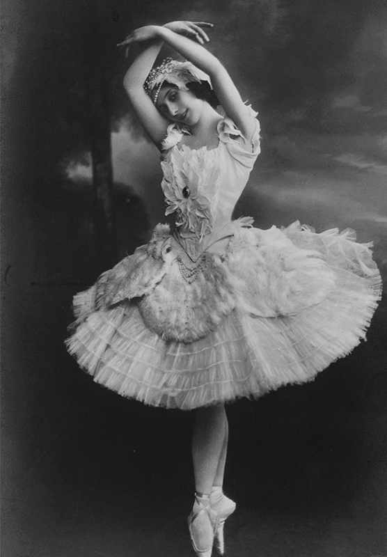 Анна Павлова в образе Умирающего Лебедя 1905