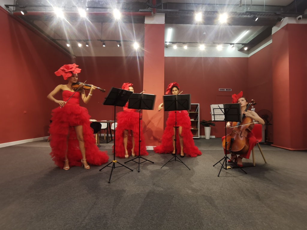 1.Коллектив Grand strings Project.jpg