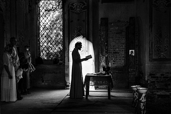 Что происходит с мозгом во время молитвы: мнение науки и духовенства