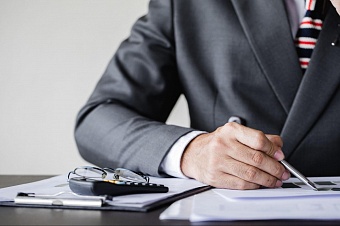 Почему бизнесу стоит участвовать не только в госзакупках, но и в коммерческих тендерах