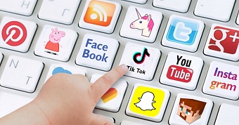 В Греции запретят соцсети для детей младше 15 лет 