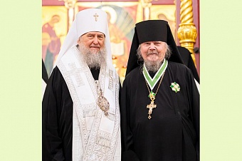 Духовник Алматинской епархии получил почетную награду 
