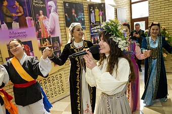 Алматинский театр имени Наталии Сац ярко встретил Наурыз 